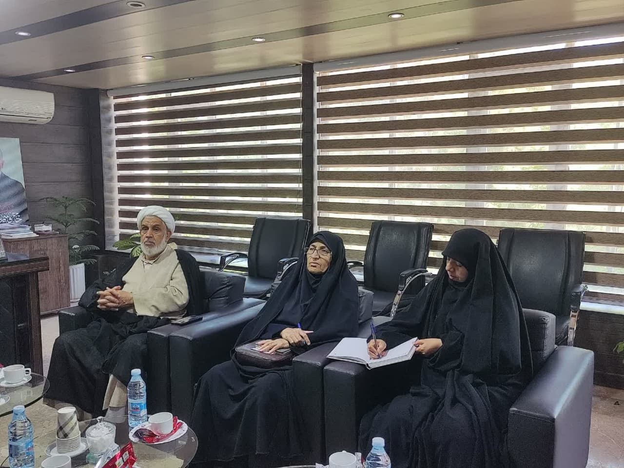 دیدار مدیر و کارشناسان ستاد و بنیاد کرمان با مدیر کل آموزش و پرورش استان