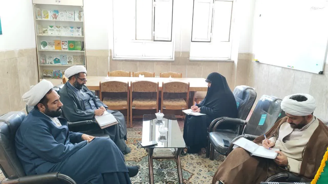 جلسه هماهنگی برای گسترش برنامههای ترویج نماز ویژه بانوان در قم برگزار شد