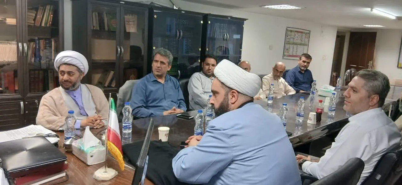 نشست صمیمی قائم مقام ستاد اقامه نماز کشور با مدیران شمالغرب کشور تبریز