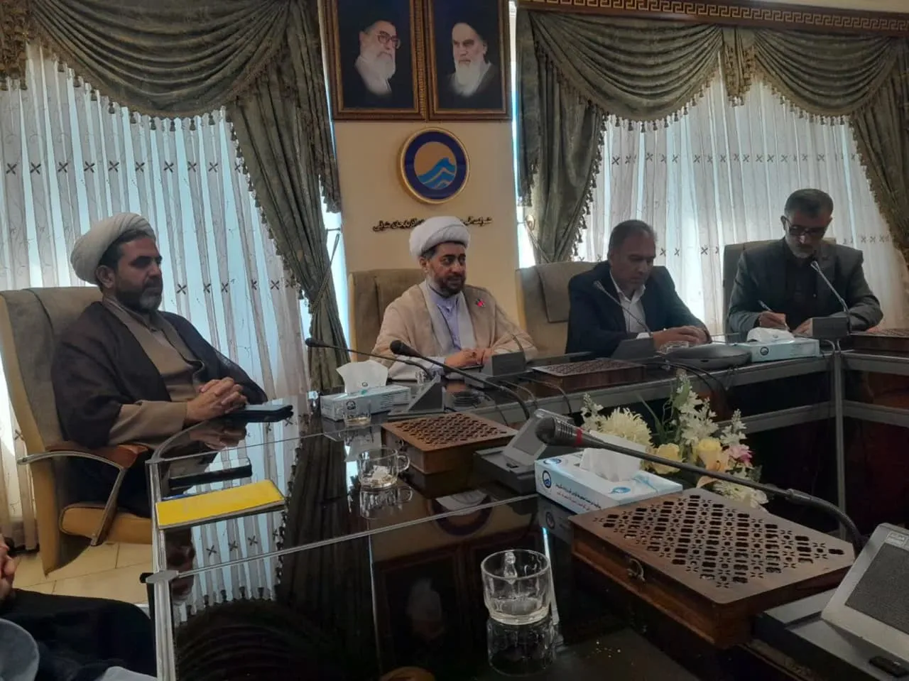 جلسه هم اندیشی دبیران اقامه نماز شرکت توانیر تبریز
