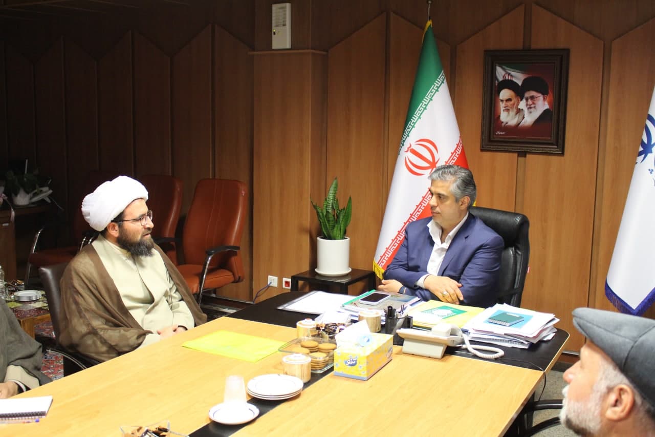 دیدار مدیر و کارکنان ستاد اقامه نماز با استاندار مرکزی