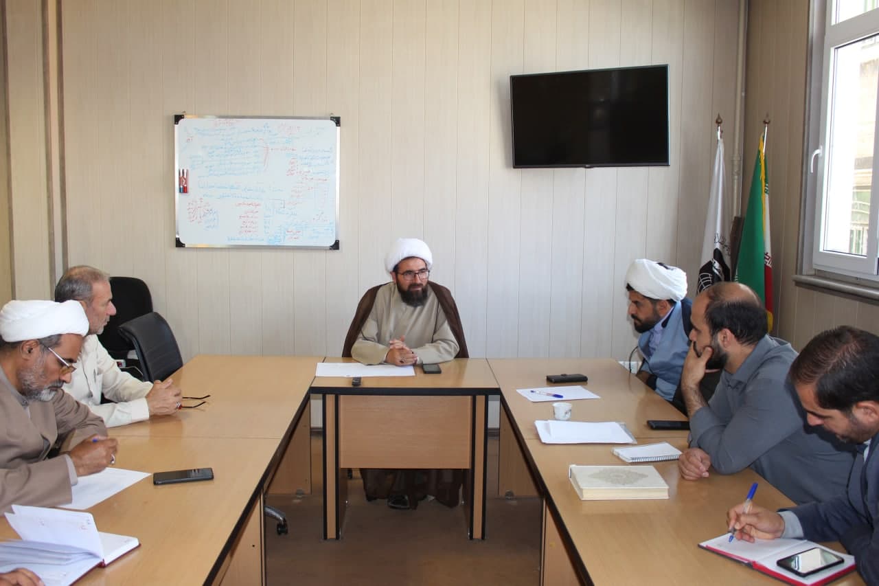 جایگاه امام جماعت در سطح جامعه، جایگاه بسیار با اهمیتی است