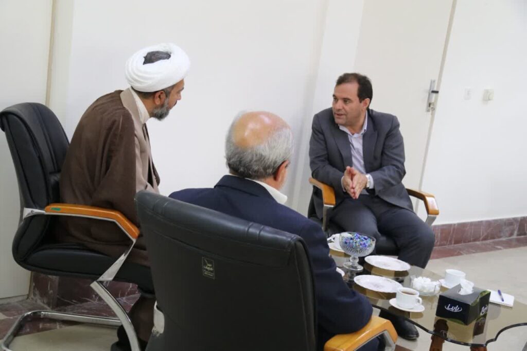 دیدار مدیر ستاد اقامه نماز با سرپرست توسعه و مدیریت منابع استانداری زنجان