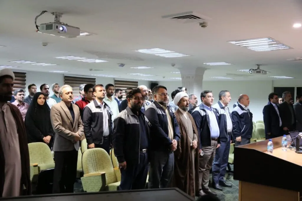 مراسم تقدیر از موثرین نمازی گروه صنعتی ایران ترانسفو برگزار شد