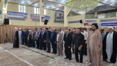 هفدهم خردادماه، همزمان با سراسر کشور، نماز عید سعید قربان با حضور گسترده و باشکوه مردم مؤمن در تمامی شهرهای استان کردستان اقامه شد.
