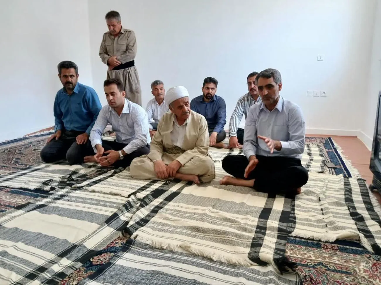 بازدید دبیر شورای اقامه نماز دیواندره از اداره آب و فاضلاب شهرستان