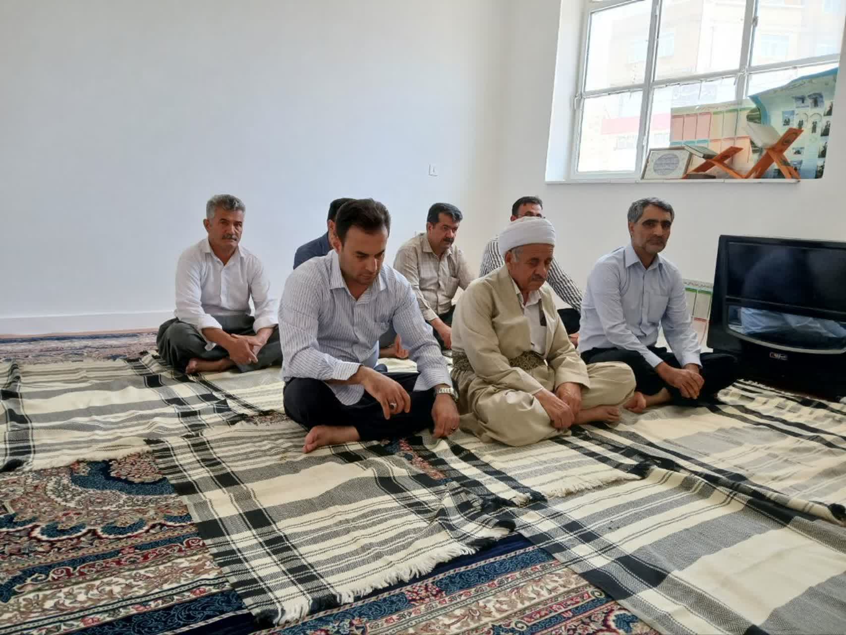 بازدید دبیر شورای اقامه نماز دیواندره از اداره آب و فاضلاب شهرستان