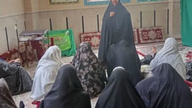 نشست بانوان محلات ایلام با موضوع دعوت فرزندان به نماز برگزار شد