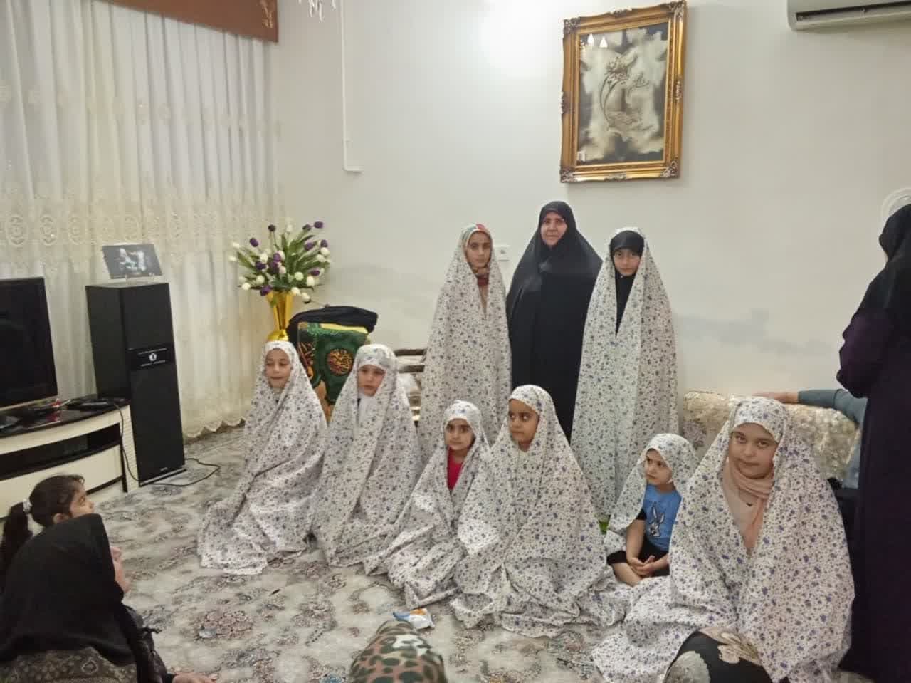 نشست نقش نماز در سلامت خانواده در محله بانقلان ایلام برگزار شد