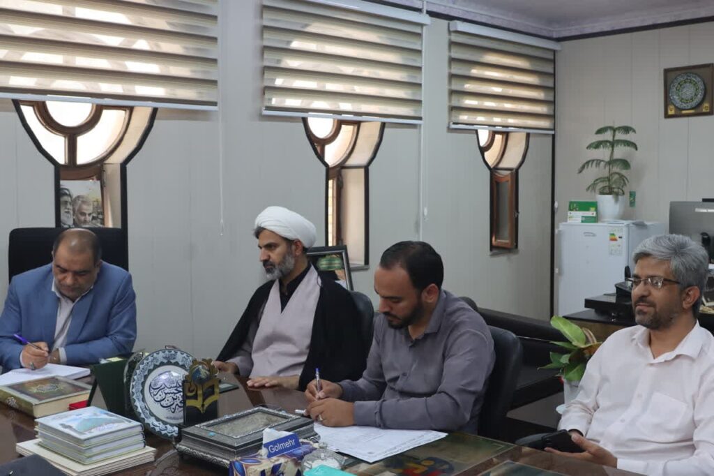 نشست هم اندیشی مدیر ستاد اقامه نماز استان یزد با سرپرست دانشگاه فرهنگیان