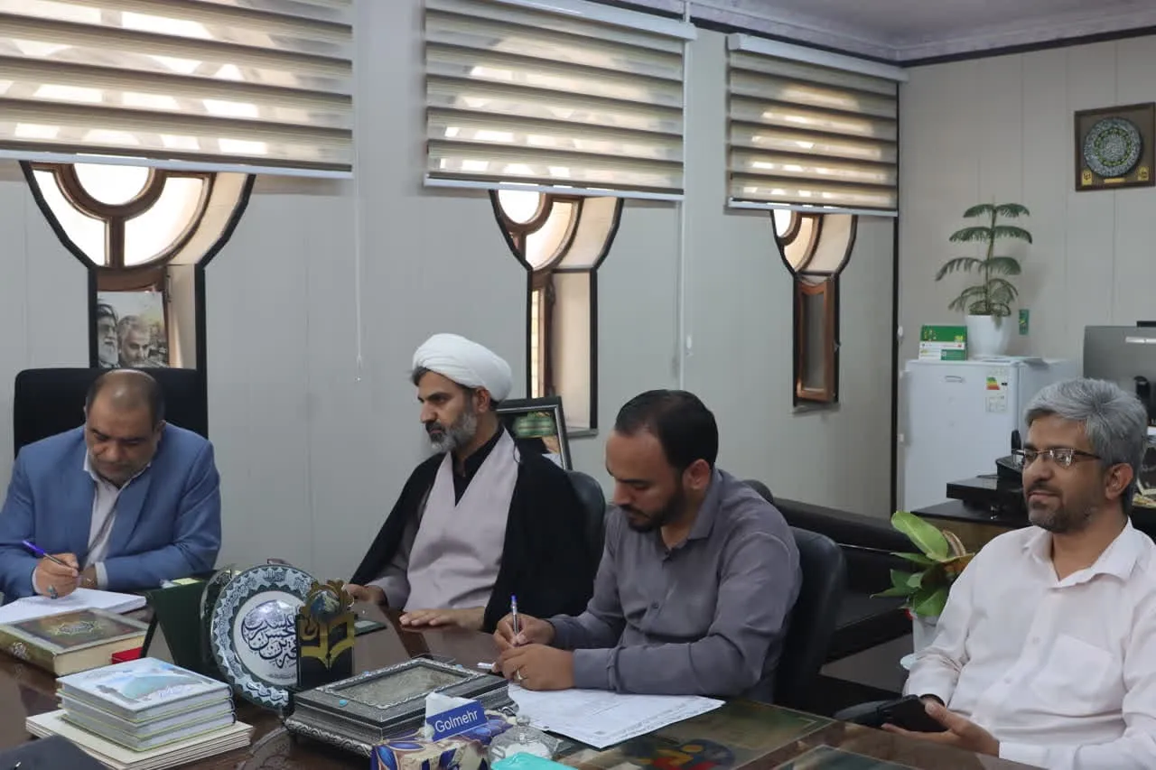 نشست هم اندیشی مدیر ستاد اقامه نماز استان یزد با سرپرست دانشگاه فرهنگیان