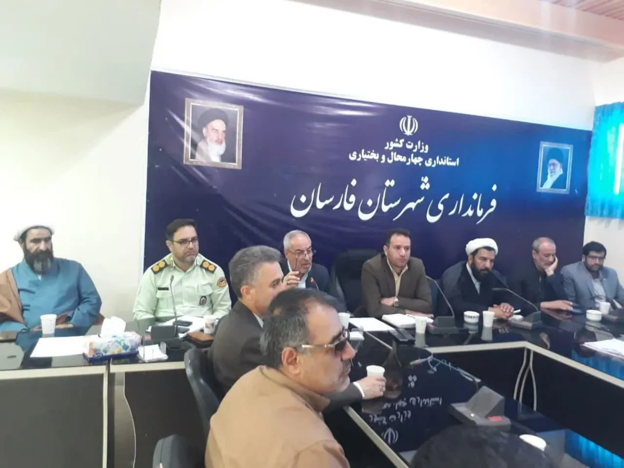 دومین جلسه شورای اداری شهرستان فارسان با محوریت شورای اقامه نماز برگزار شد