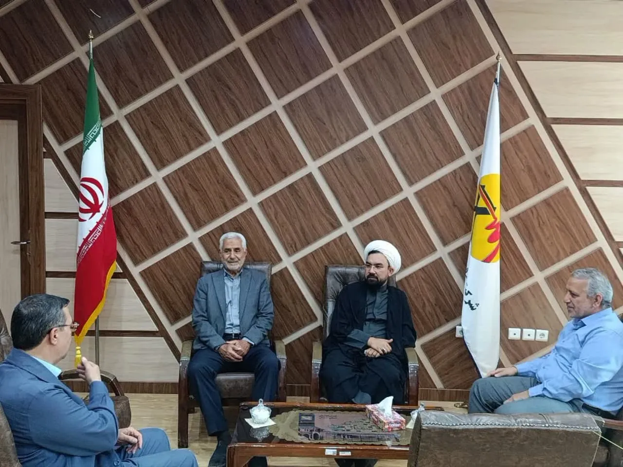 تجلیل از عملکرد درخشان شرکت برق منطقه‌ای سمنان در ترویج نماز