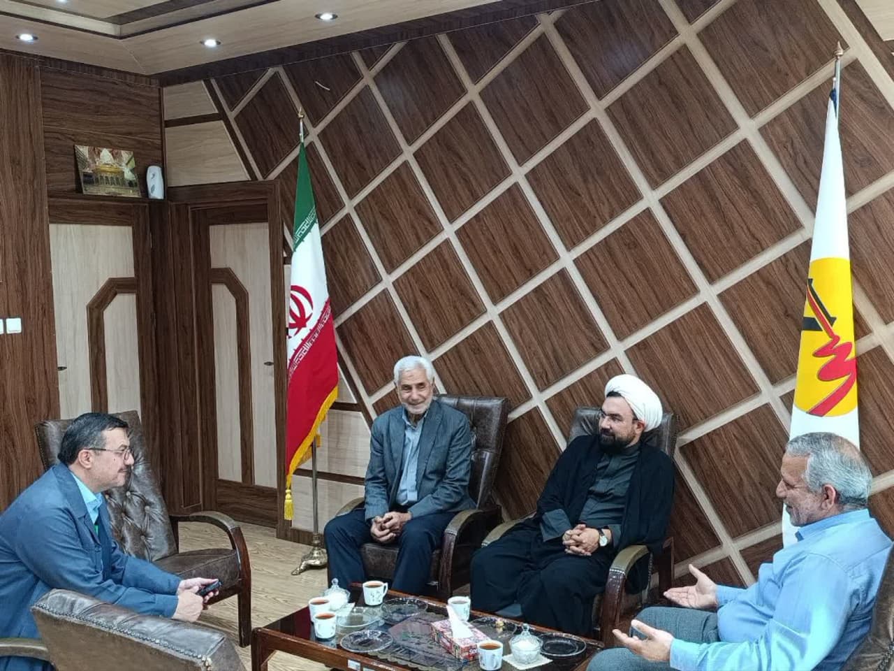 تجلیل از عملکرد درخشان شرکت برق منطقه‌ای سمنان در ترویج نماز