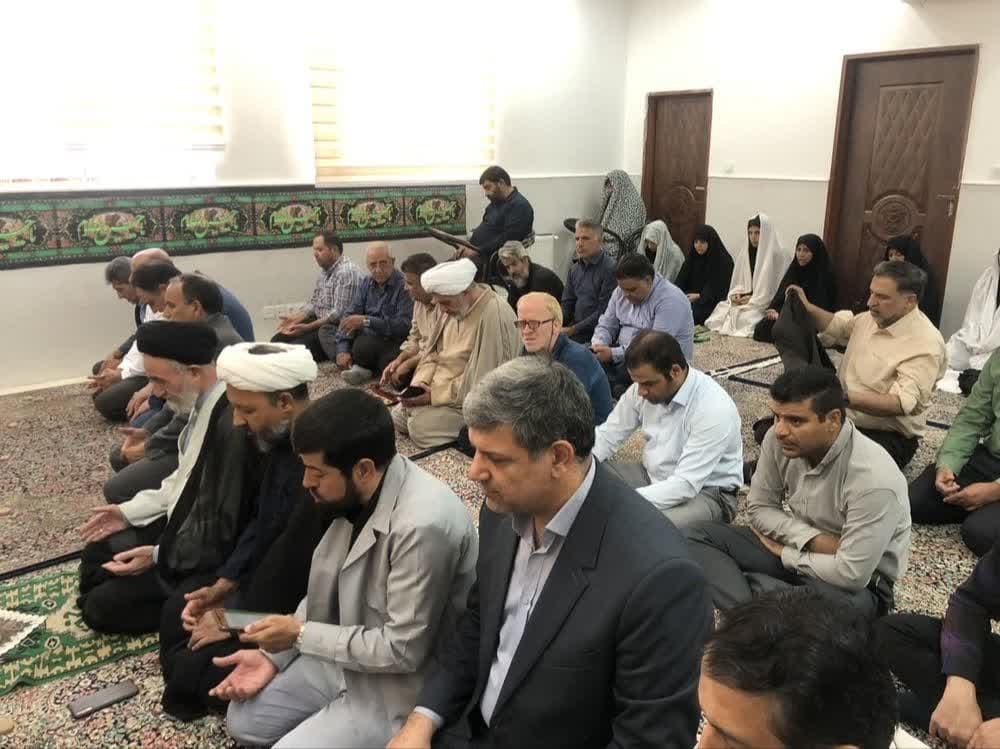 اقامه نماز وحدت بخش ادارات در بهزیستی رفسنجان