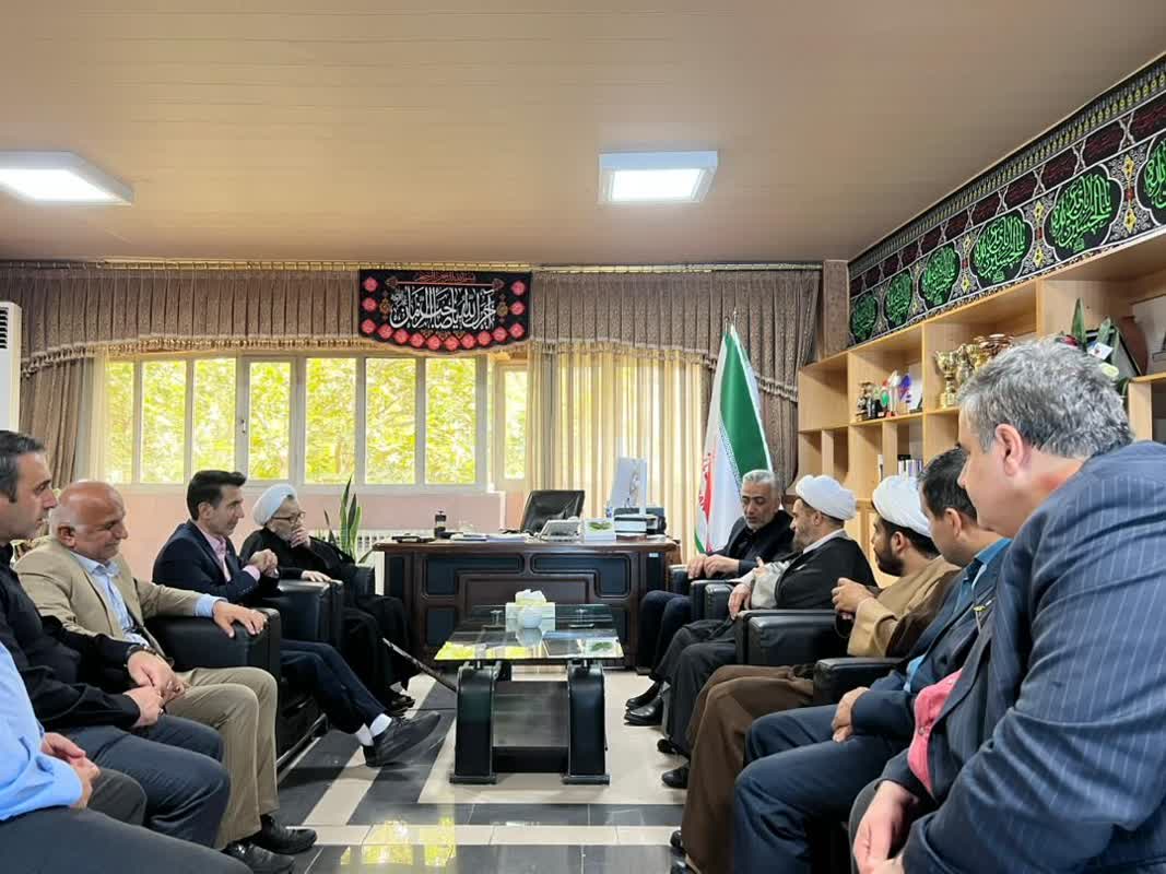 جلسه شوراي اقامه نماز پست بانک مازندران  با حضور سید ابراهیم حسینی  مدیریت  شعب پست بانک مازندران ، حجت الاسلام ابراهيمي مدير ستاد اقامه نماز استان و سایر اعضای شورا، روز یکشنبه، پنجم مرداد، در محل پست بانک استان برگزار شد.