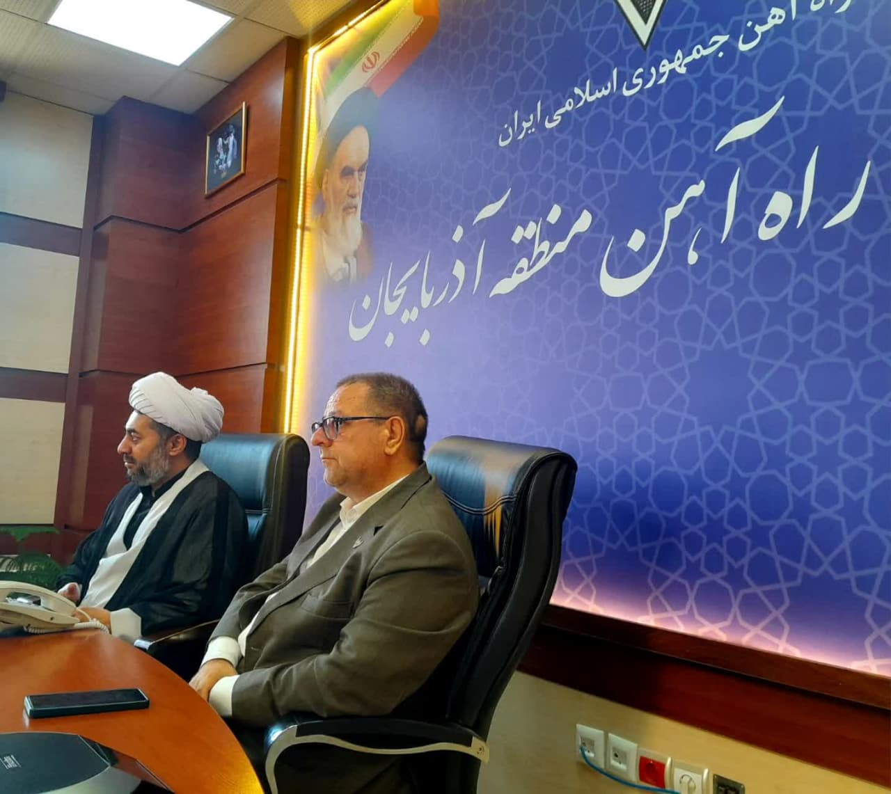 جلسه شورای اقامه نماز اداره کل راه آهن منطقه آذربایجان تبریز