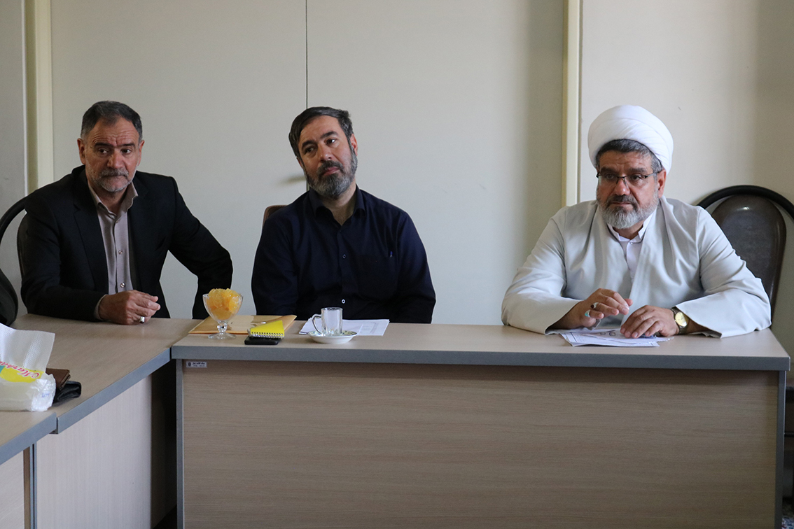 جلسه عمومی مجمع خادمین نماز اصفهان