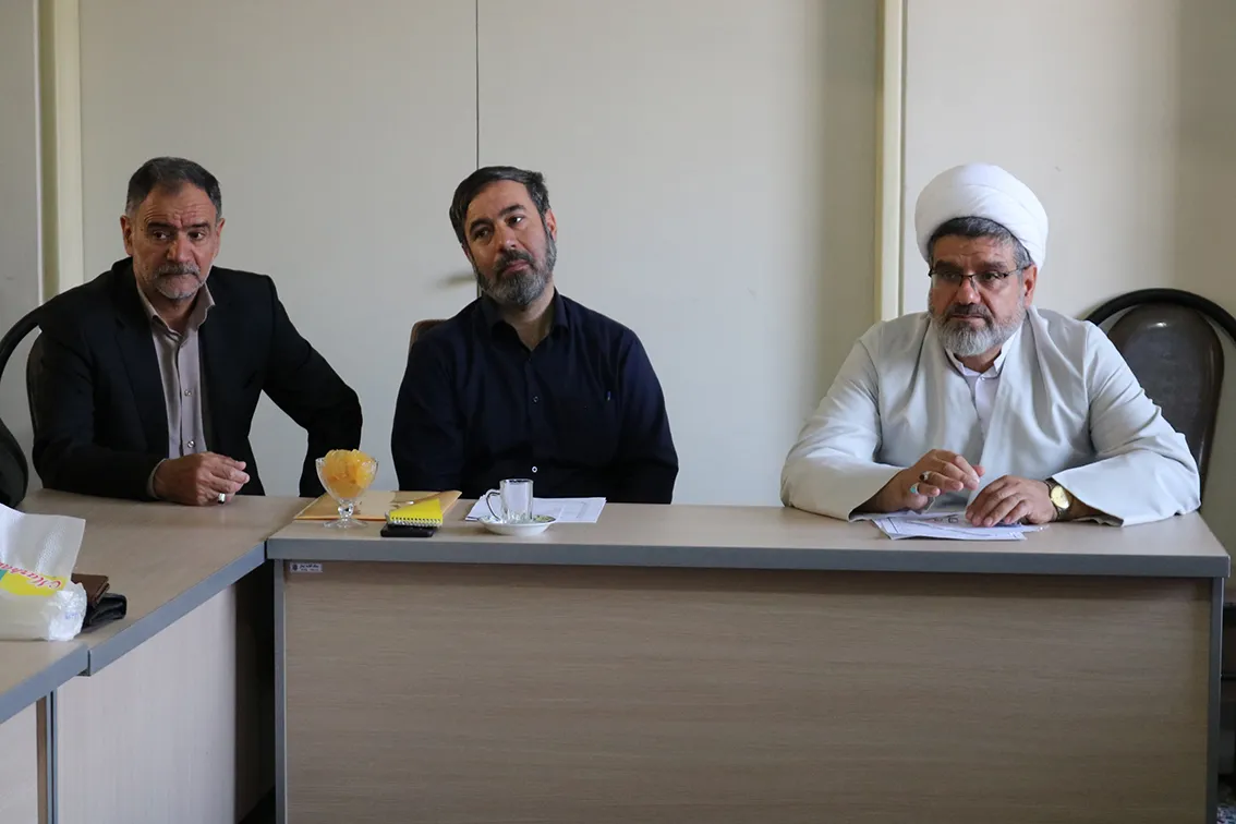 جلسه عمومی مجمع خادمین نماز اصفهان