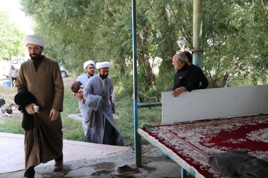 نشست آموزشی و همفکری شیوه‌های دعوت به نماز ائمه جماعات دستگاه‌های اجرایی استان زنجان برگزار شد