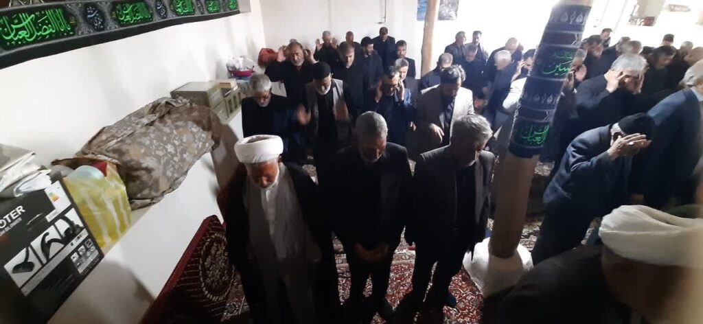 حضور دبیر ستاد اقامه نماز ماه نشان در نمازهای جماعت و رسیدگی به مسائل نمازی روستاهای این شهرستان