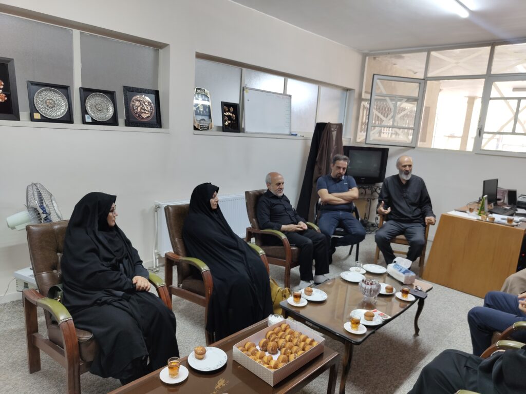 دیدار و گفتگوی اصحاب رسانه صدا با مدیر ستاد اقامه نماز زنجان