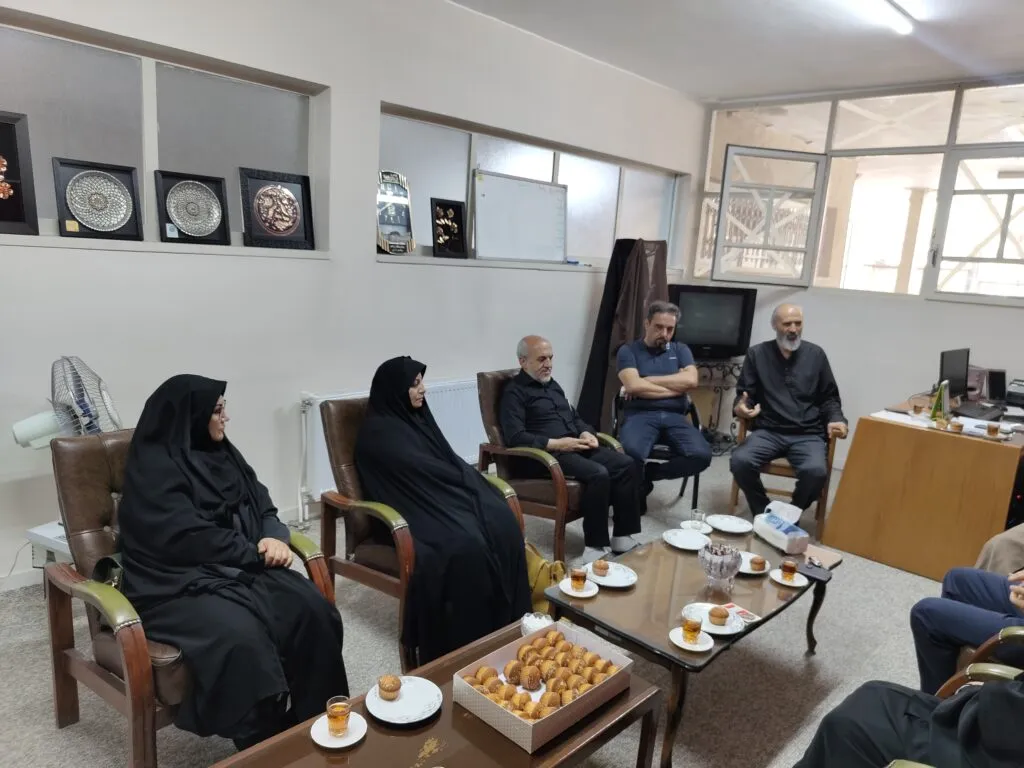 دیدار و گفتگوی اصحاب رسانه صدا با مدیر ستاد اقامه نماز زنجان