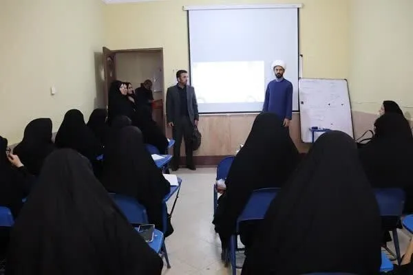 دوره تخصصی «ترجمه و مفاهیم نماز» در کوهدشت