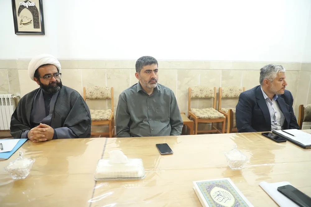 تاکید استاندار قم بر تقویت فرهنگ نماز در مدارس، ادارات و اماکن عمومی