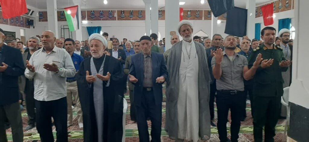 حضور دبیر ستاد اقامه نماز ماه نشان در نمازهای جماعت و رسیدگی به مسائل نمازی روستاهای این شهرستان