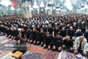 اقامه نماز ظهر عاشورا در حرم مطهر رضوی