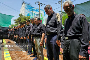 اقامه نماز ظهر عاشورا در حرم مطهر رضوی