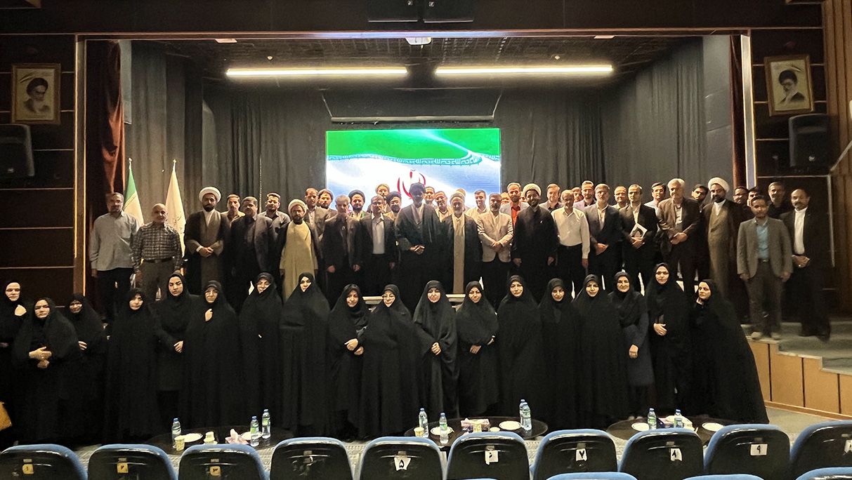 دومین جلسه فصلی دبیران اقامه ادارات کل استان یزد و اولین جلسه نماینده امور بانوان ادارات برگزار شد
