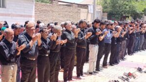 اقامه نماز ظهر عاشورا در حرم مطهر رضوی