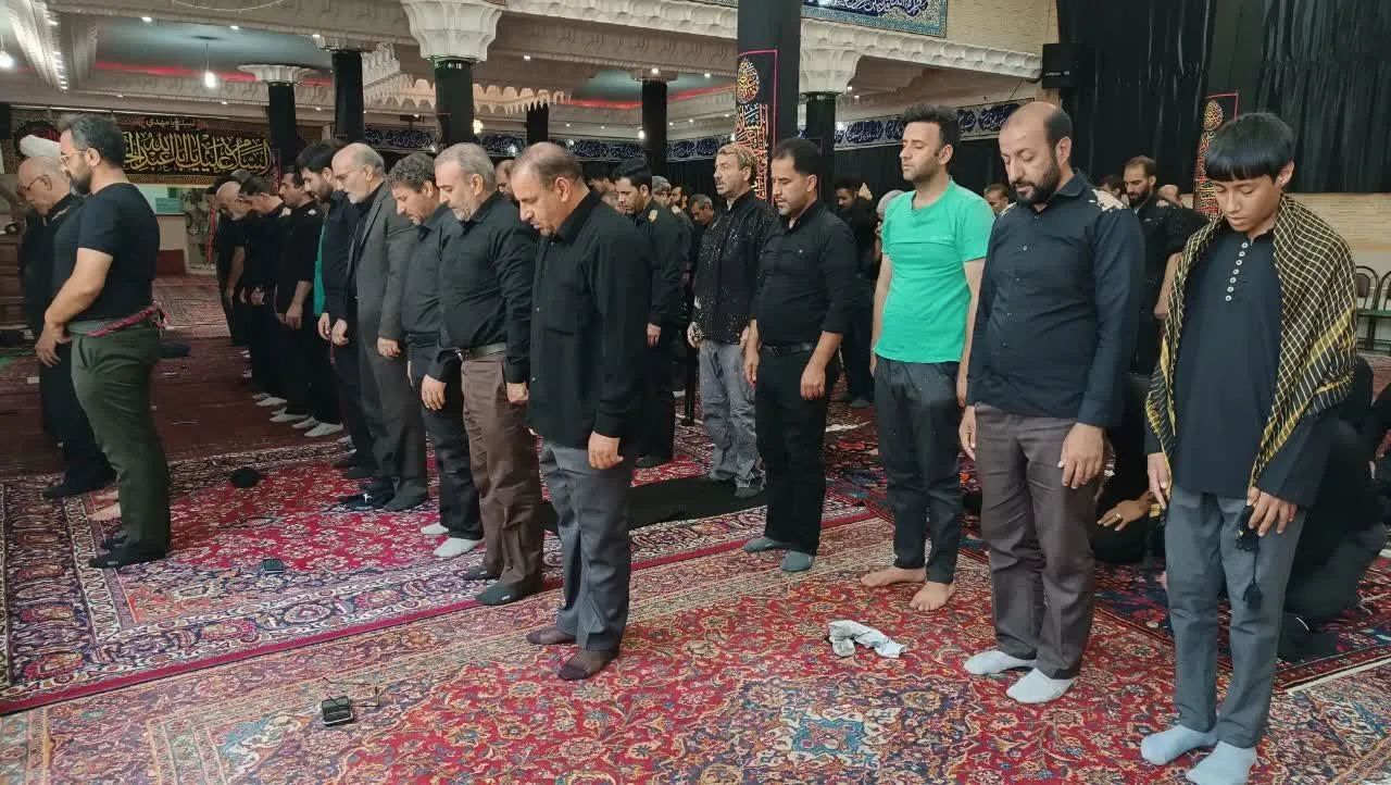 اقامه باشکوه نماز ظهر عاشورا در استان کردستان؛ جلوهای از عشق، ایمان و همبستگی حسینی