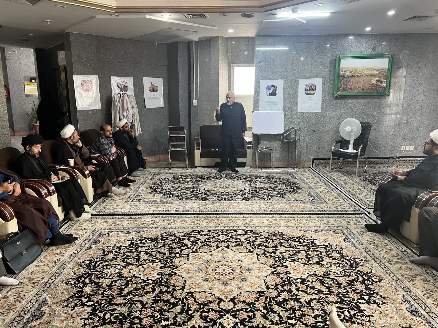 جلسه هم اندیشی اساتید مرکز تخصصی نماز مشهد برگزار شد