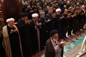 گزارش تصویری/ نماز ظهر عاشورا در قم