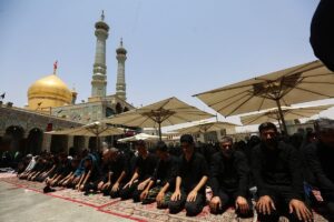 گزارش تصویری/ نماز ظهر عاشورا در قم