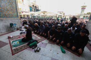 گزارش تصویری/ نماز ظهر عاشورا در قم