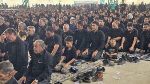 اقامه نماز ظهر عاشورا در سراسر استان یزد + گالری تصاویر