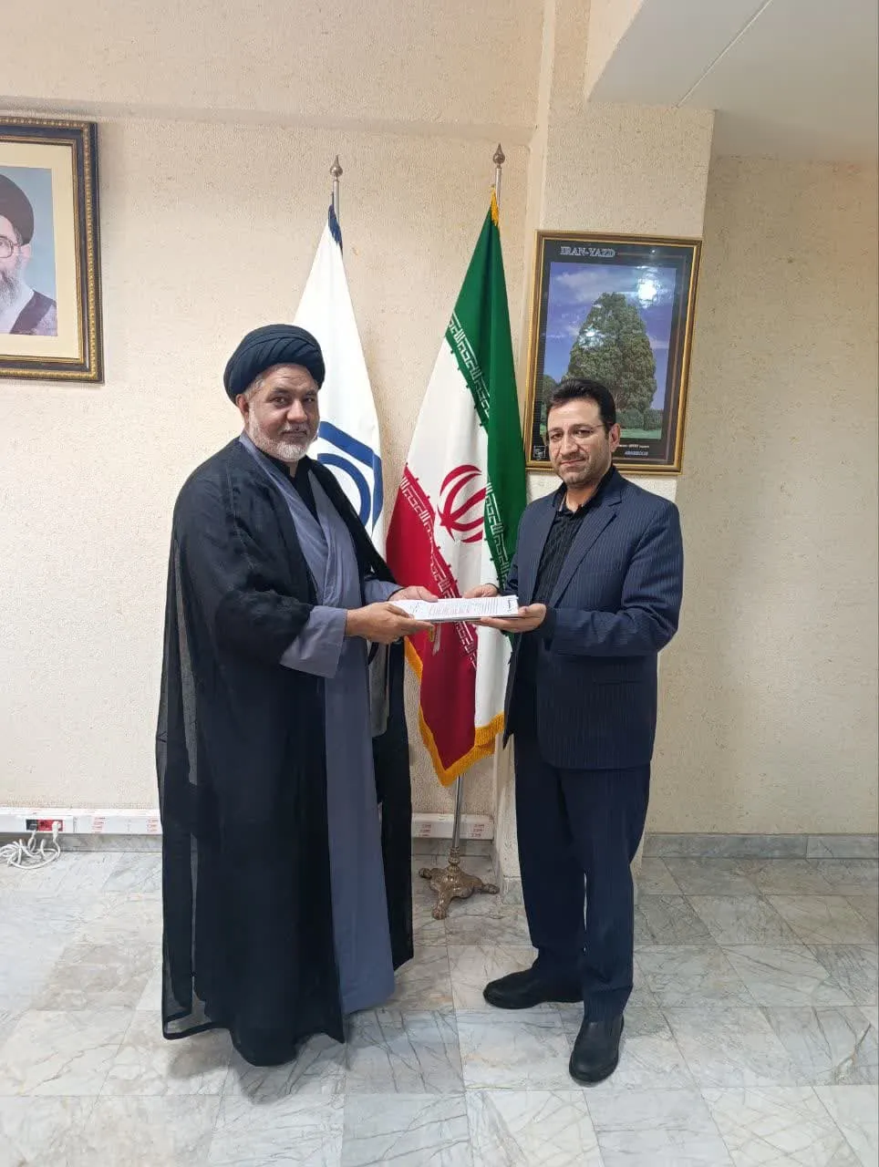دوره آموزشی ویژه اعضای شورای اقامه نماز اداره کل تأمین اجتماعی استان یزد + امضای تفاهم‌نامه بومی