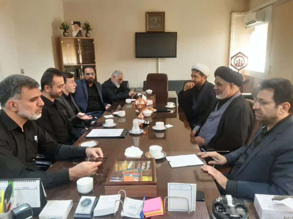 دوره آموزشی ویژه اعضای شورای اقامه نماز اداره کل تأمین اجتماعی استان یزد + امضای تفاهم‌نامه بومی