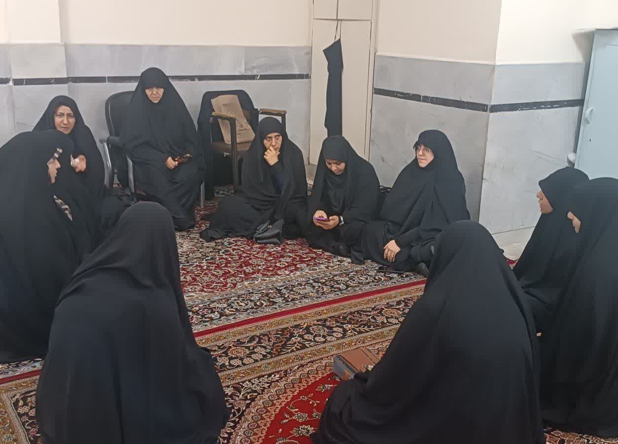 همافزایی ستاد اقامه نماز قم و مدارس علمیه خواهران در ترویج فرهنگ نماز
