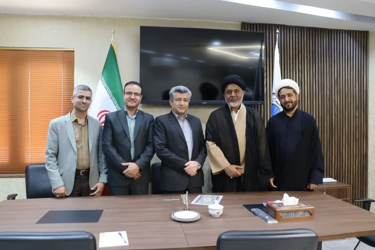 انعقاد تفاهم نامه بومی ستاد اقامه نماز استان یزد و اداره کل بیمه ایران استان