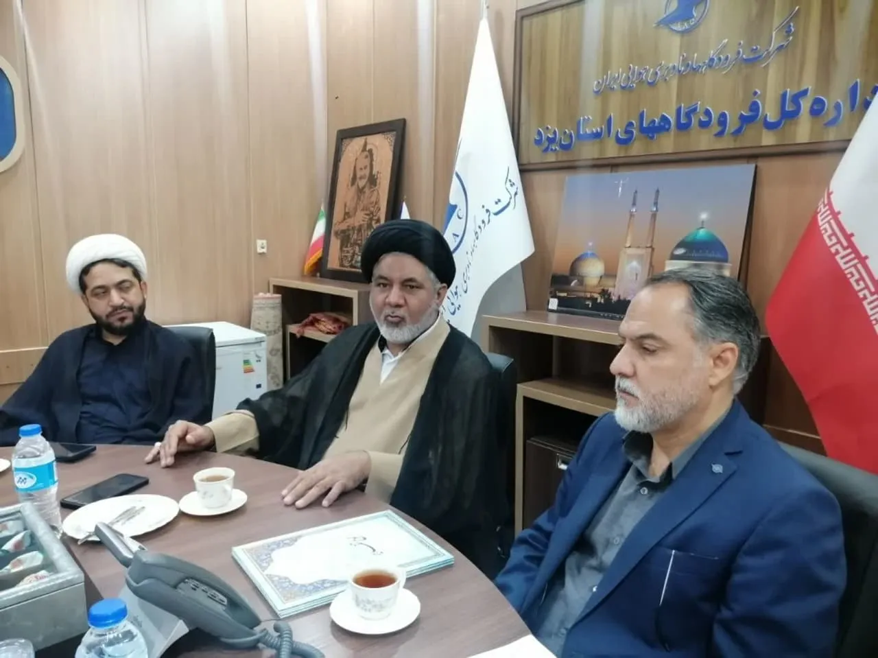 دوره آموزشی ویژه اعضای شورای اقامه نماز اداره کل فرودگاههای استان یزد + امضای تفاهمنامه بومی
