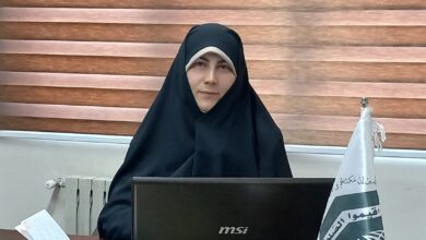 نماز در عصر دیجیتال؛ چگونه مادران می‌توانند راه را روشن نگاه دارند؟
