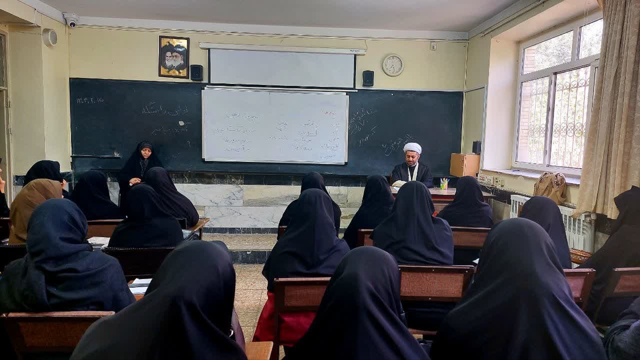 جلسه دوره نمازشناسی تبریز