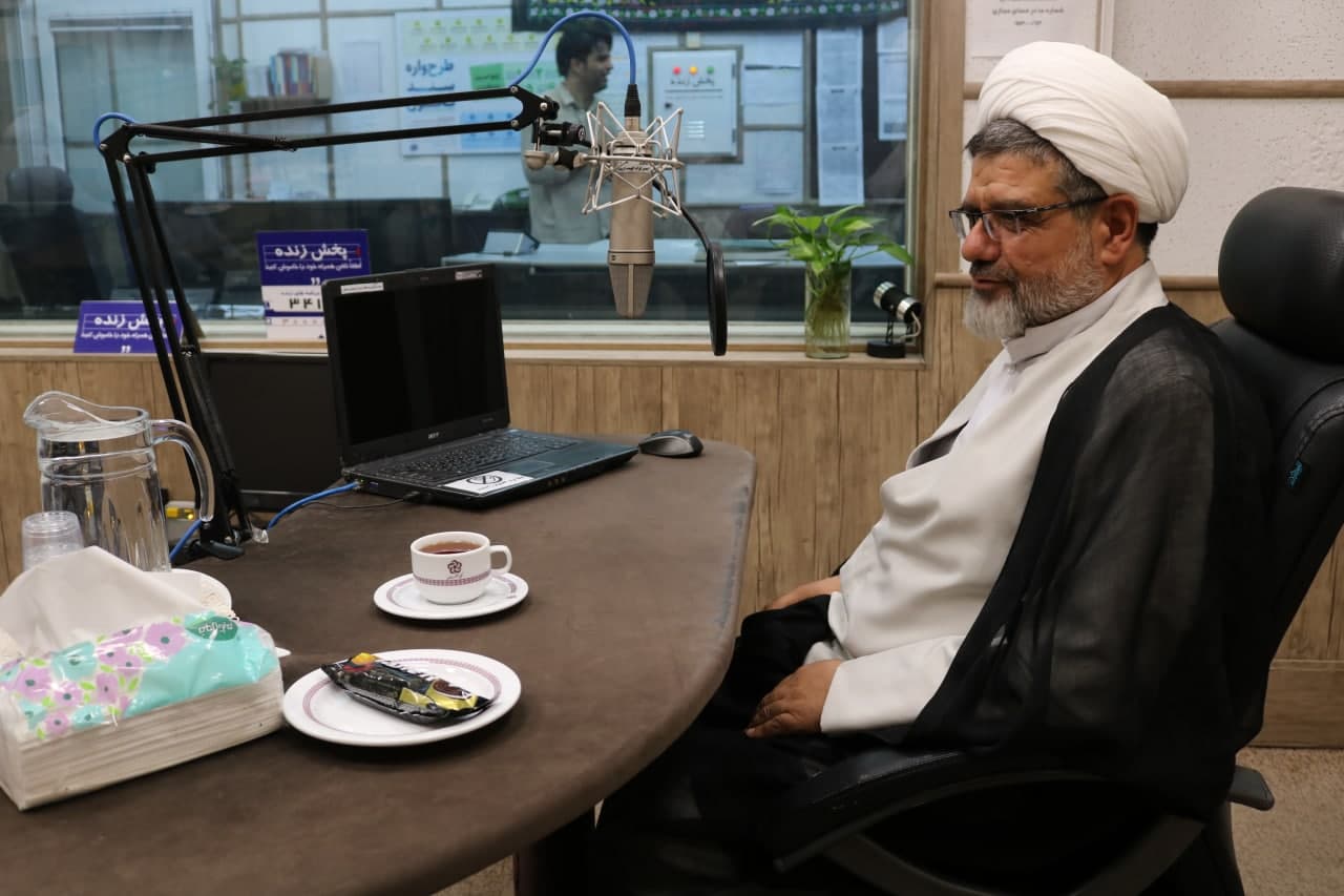 برنامه نقد و نظر رادیو اصفهان