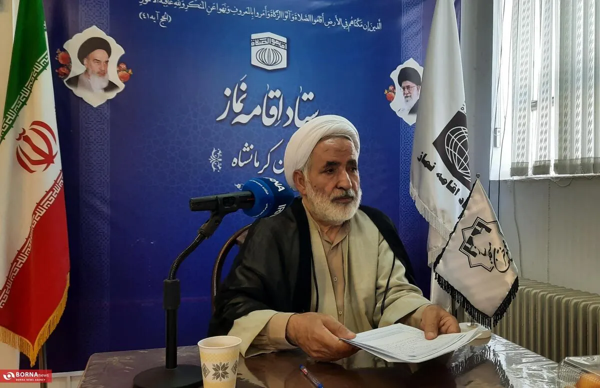 نشست خبری حجت الاسلام و المسلمین علی مولوی مدیر ستاد اقامه نماز استان کرمانشاه با خبرگزاری برنا