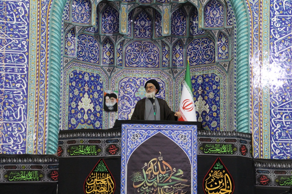 امام جمعه قم: مساجد و نماز، سنگر ایمان و همبستگی امت